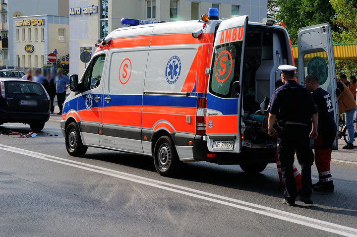 Elbląg Wypadek: fordem zajechał drogę motocykliście