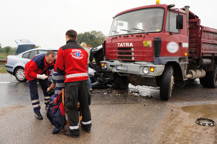 Nowina: wypadek na starej "siódemce" zdjęcie nr 61118