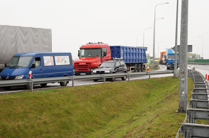 Węzeł Wschód: wypadek - dwie osoby ranne zdjęcie nr 62441