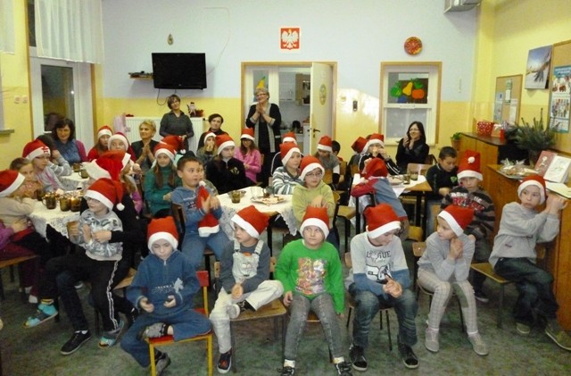 Łęcze czyta dzieciom zdjęcie nr 64150