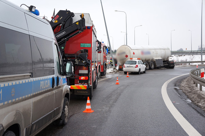 Elbląg Cysterną uderzył w barierę
