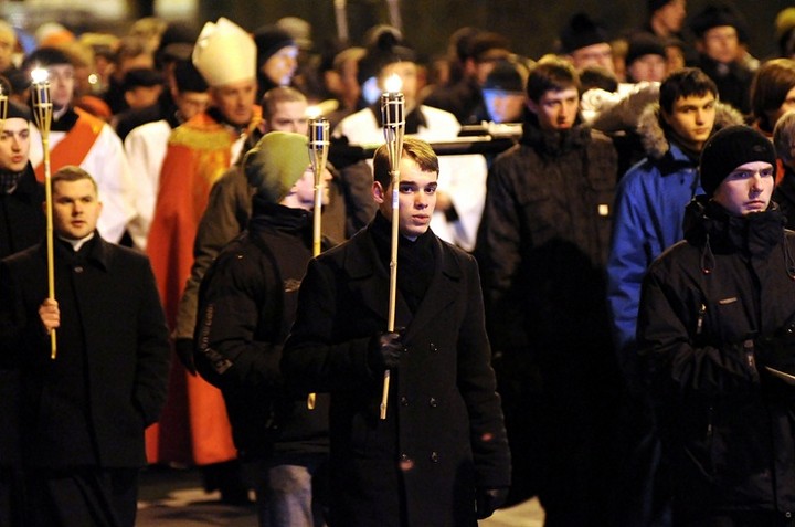 Procesja Drogi Krzyżowej zdjęcie nr 67504