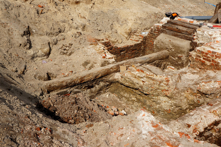 Elbląg Prace archeologiczne przy Pl. Słowiańskim