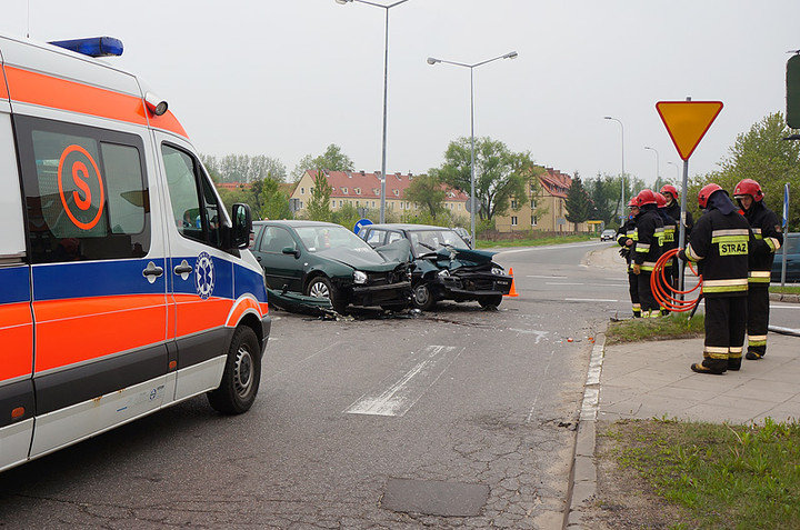 Zderzenie na skrzyżowaniu zdjęcie nr 69646