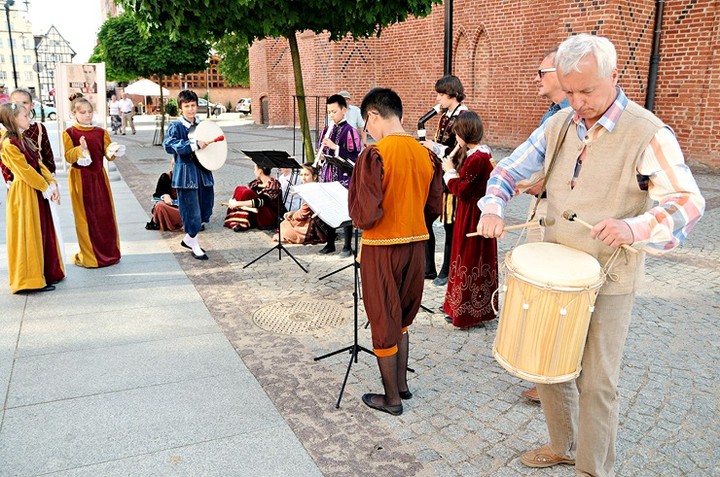 A czego tu się wstydzić? Talentu? zdjęcie nr 70009
