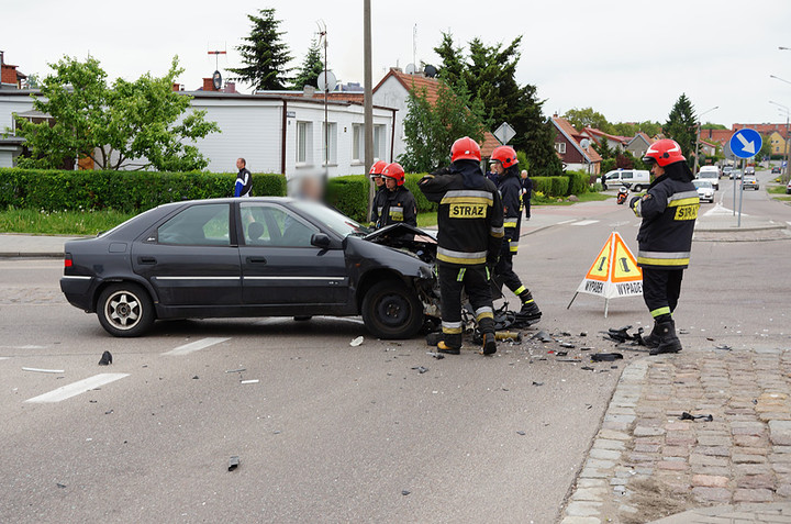 Zderzenie na skrzyżowaniu Niepodległości-Konopnickiej zdjęcie nr 70106