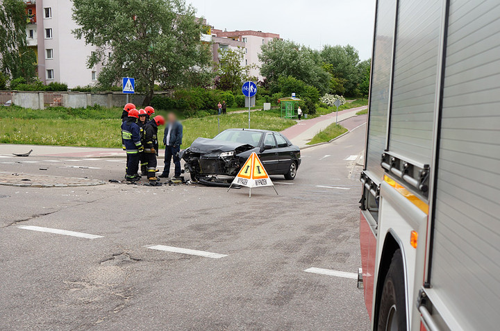 Zderzenie na skrzyżowaniu Niepodległości-Konopnickiej zdjęcie nr 70110