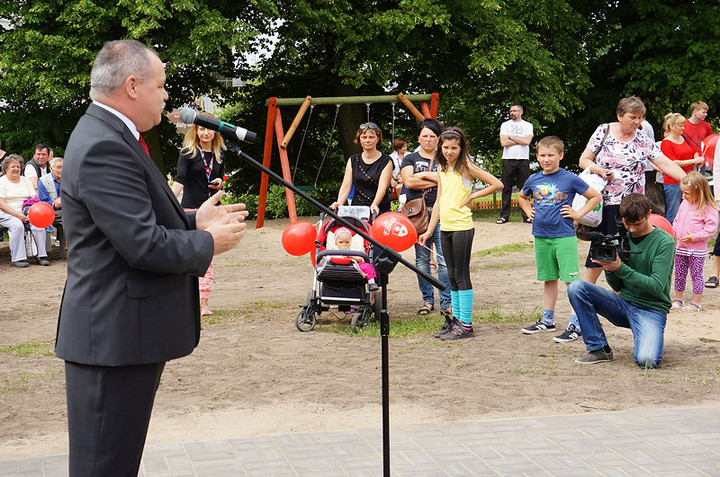 Plac zabaw w prezencie zdjęcie nr 70632