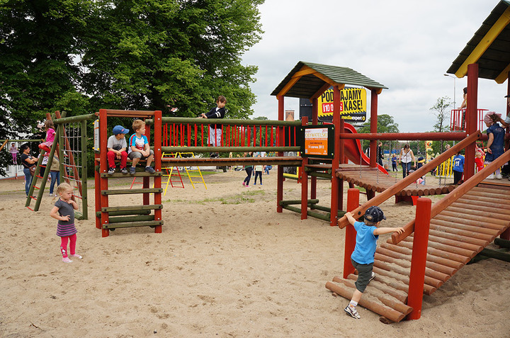 Plac zabaw w prezencie zdjęcie nr 70624