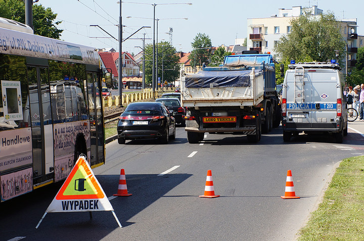 Elbląg Wywrotką wjechał w bmw