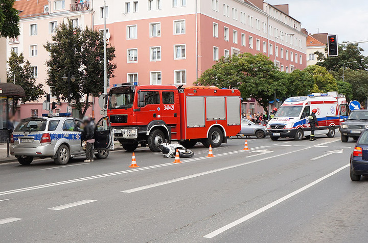Elbląg Wypadek: motocyklista uderzył w auto