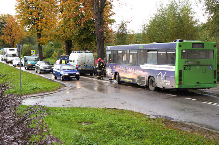 Elbląg Fromborska: autobus uderzył w uno