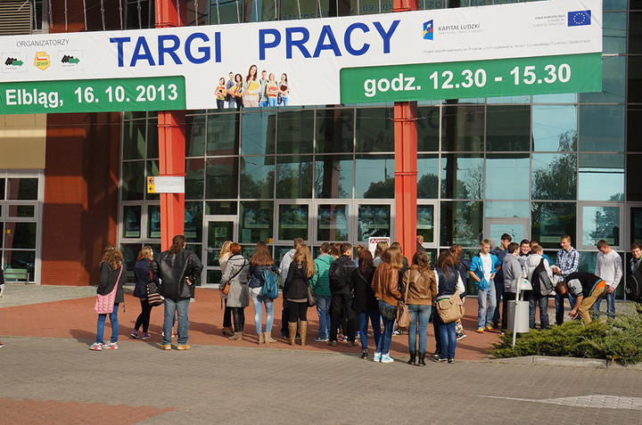 Elbląg Przyszli po pracę na targi pracy