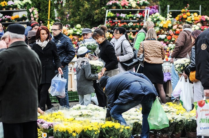 Tłumy na cmentarzach zdjęcie nr 78089