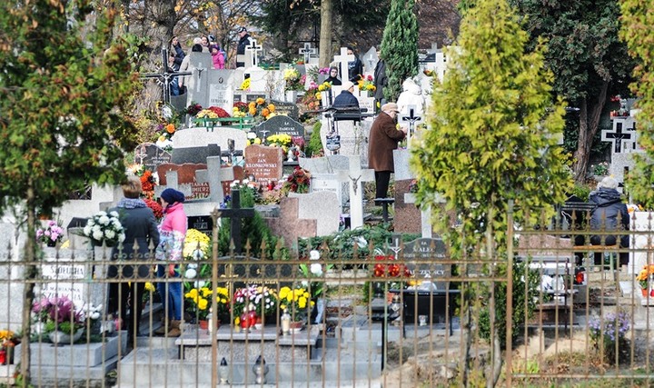 Tłumy na cmentarzach zdjęcie nr 78064
