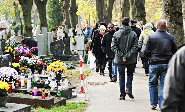 Tłumy na cmentarzach zdjęcie nr 78071