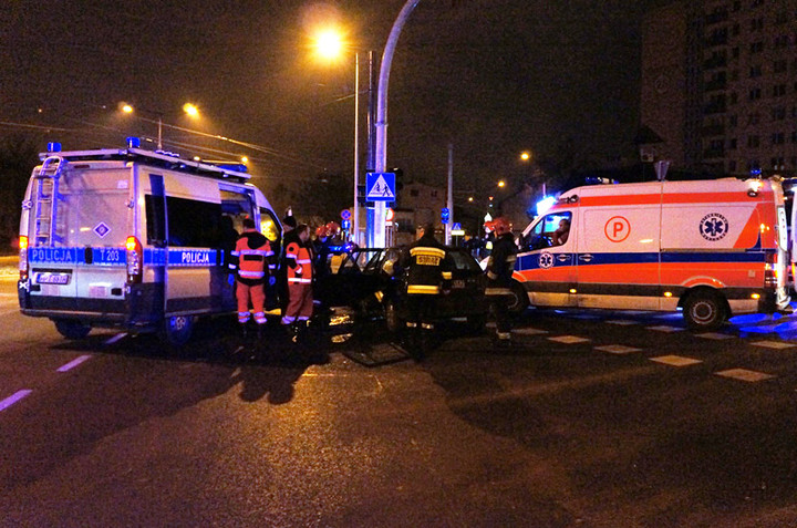 Elbląg Golfem w słup - kierowca pijany!