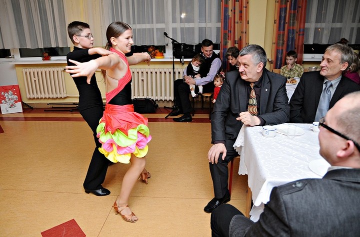 Przy jednym stole zdjęcie nr 79532