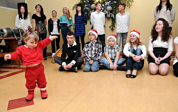 Przy jednym stole zdjęcie nr 79533