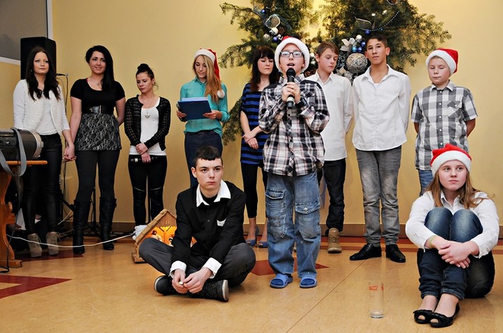 Przy jednym stole zdjęcie nr 79537