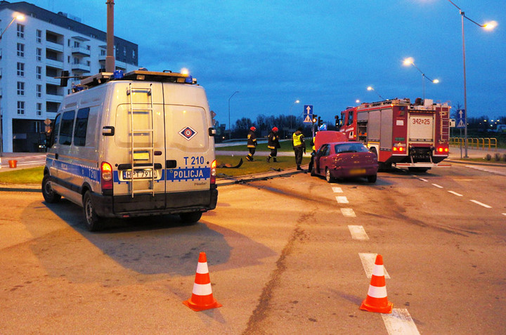 Poranny wypadek na skrzyżowaniu zdjęcie nr 80297