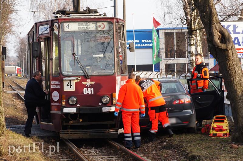 Elbląg Grunwaldzka: zderzenie tramwaju z osobówką