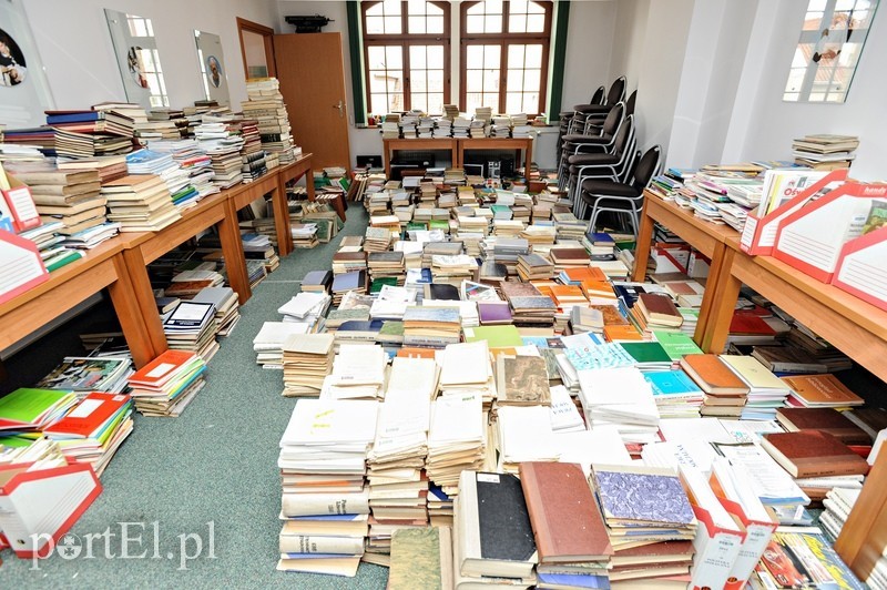 Powódź w bibliotece zdjęcie nr 84461