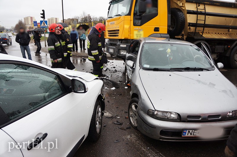 Płk. Dąbka: wypadek z udziałem czterech aut zdjęcie nr 84887