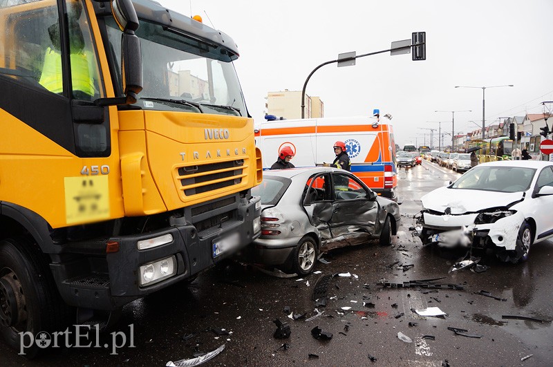 Płk. Dąbka: wypadek z udziałem czterech aut zdjęcie nr 84881