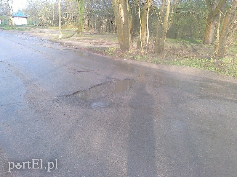 Ulica prowadząca do byłej fabryki domów przy ul. Dąbka (fot. nadesłane)