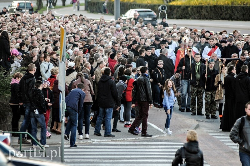 Tysiące wiernych przeszło przez miasto zdjęcie nr 86175