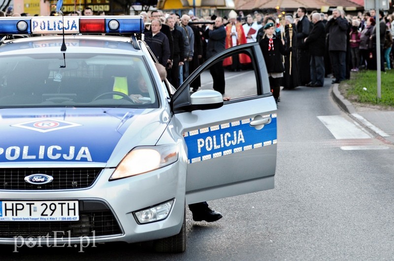 Tysiące wiernych przeszło przez miasto zdjęcie nr 86171