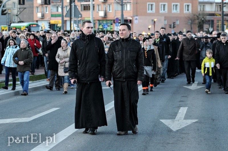 Tysiące wiernych przeszło przez miasto zdjęcie nr 86184