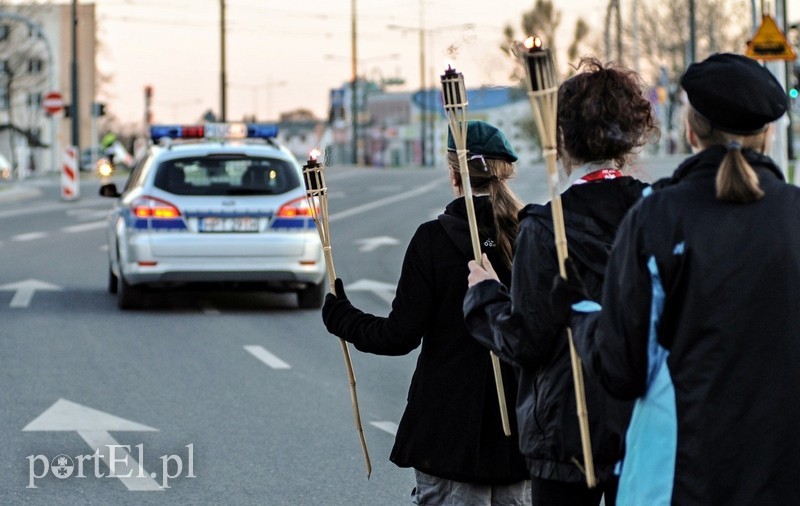 Tysiące wiernych przeszło przez miasto zdjęcie nr 86183