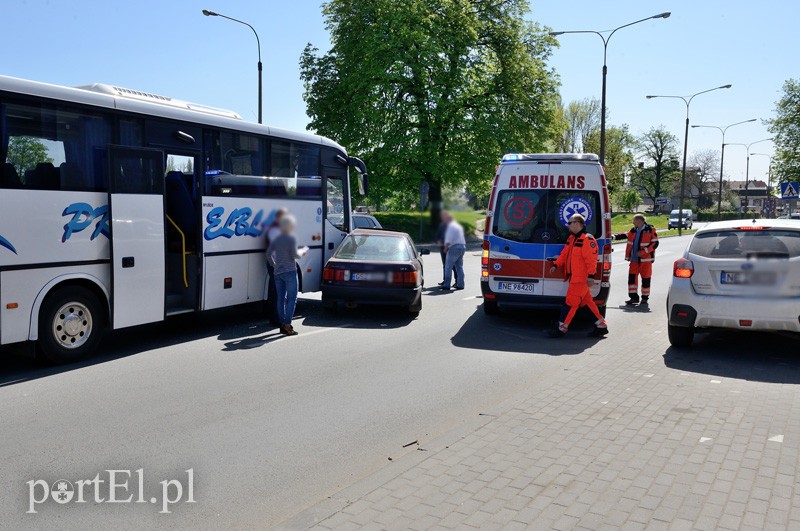 Audi wjechało wprost pod autokar zdjęcie nr 86412