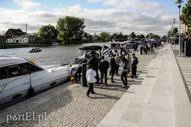 Elbląg Luksusowe łodzie na starówce