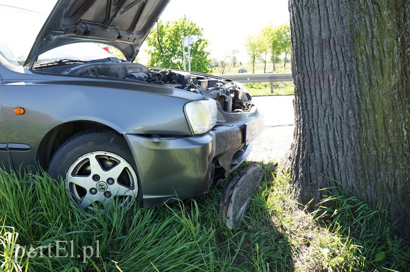 Karczowiska Górne: hyundaiem w drzewo zdjęcie nr 86937