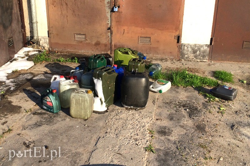 Pożar w garażu przy Malborskiej zdjęcie nr 88131