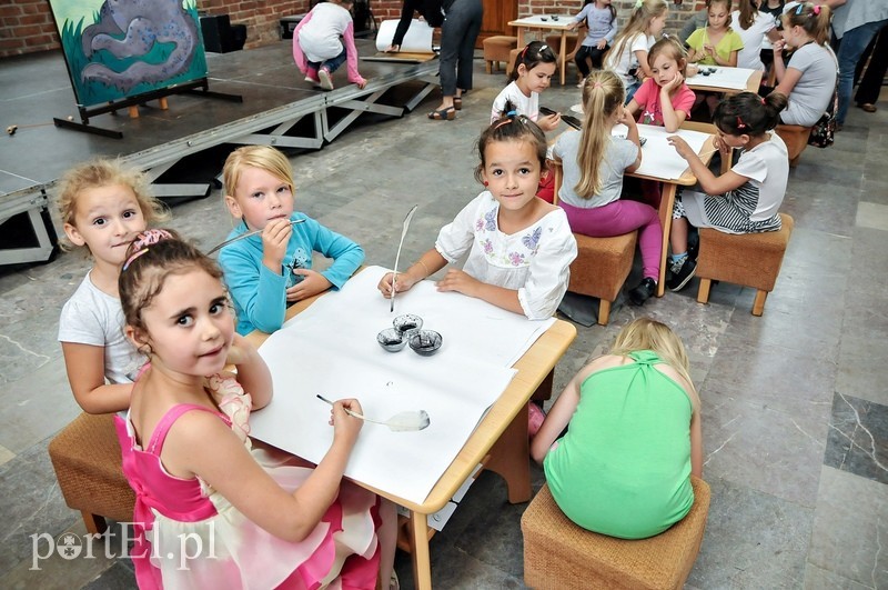 Proszę pana, dlaczego ten hełm ma dziurki? zdjęcie nr 89526