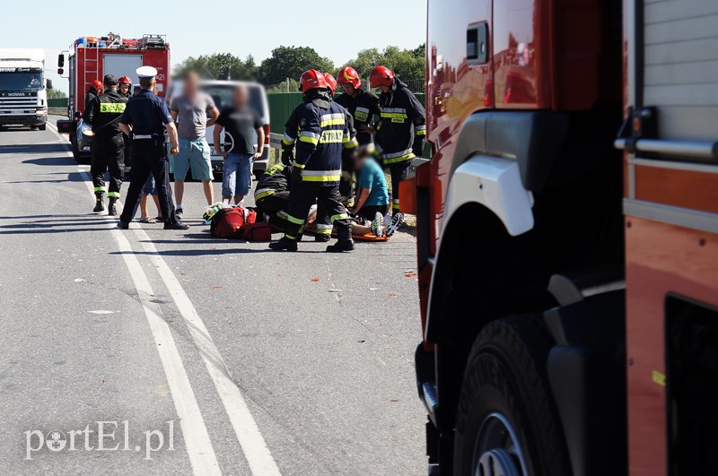 Elbląg Wypadek w Nowinie: ranny motorowerzysta w szpitalu