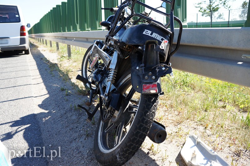 Wypadek w Nowinie: ranny motorowerzysta w szpitalu zdjęcie nr 91224
