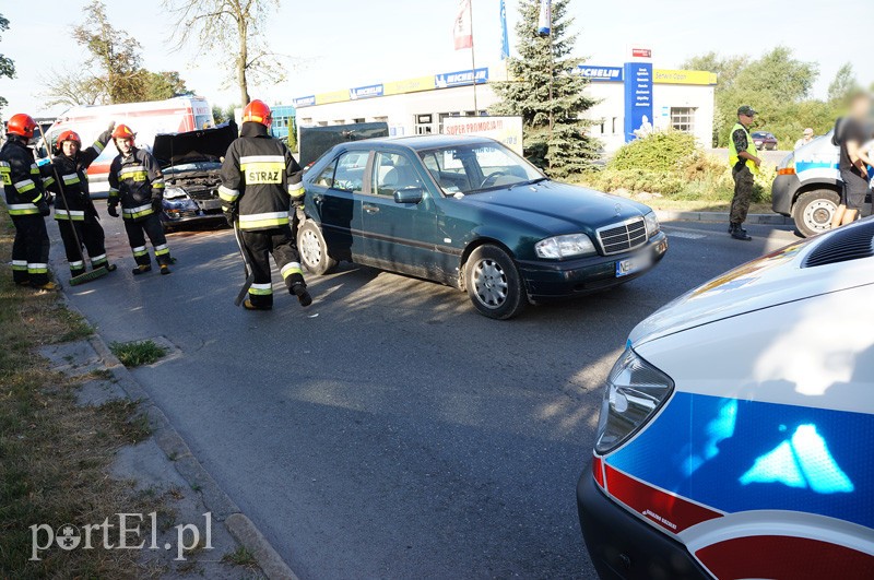 Wypadek na Warszawskiej: jedna osoba w szpitalu zdjęcie nr 91793