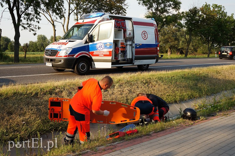 Wypadek w Kazimierzowie: ranny motocyklista w szpitalu zdjęcie nr 91956