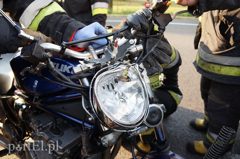 Wypadek w Kazimierzowie: ranny motocyklista w szpitalu zdjęcie nr 91964
