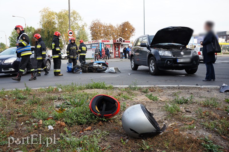 Zderzenie skutera z osobówką. Dwie osoby w szpitalu zdjęcie nr 95157