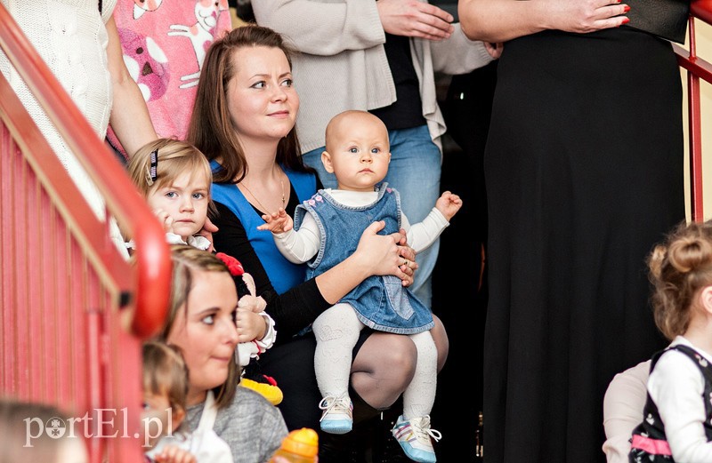 Wszyscy razem przy jednym stole zdjęcie nr 97995