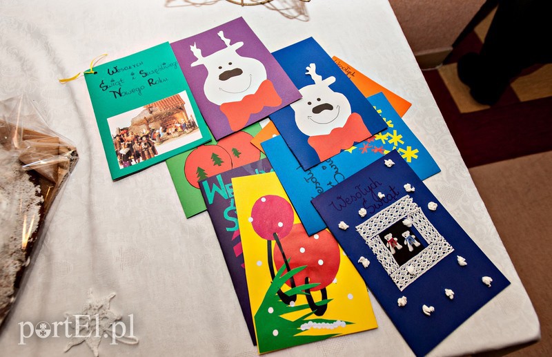 Wszyscy razem przy jednym stole zdjęcie nr 97992