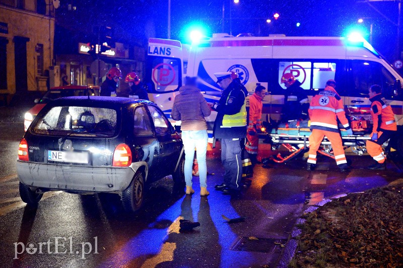 Elbląg Potrącenie na Bema: pieszy wbiegł wprost pod opla
