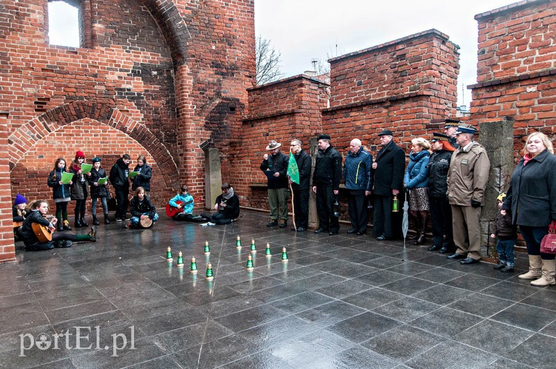  Światełko, które ma dać nadzieję zdjęcie nr 98723