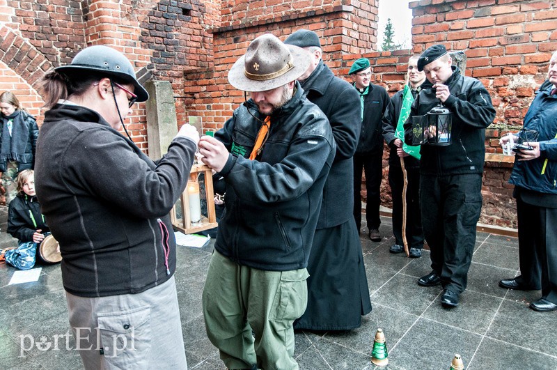  Światełko, które ma dać nadzieję zdjęcie nr 98727